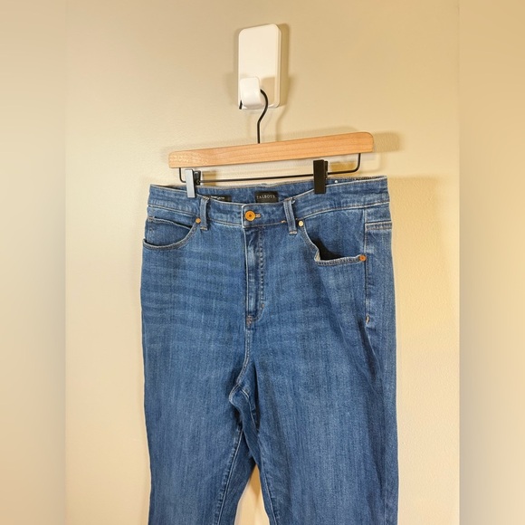 Talbots • The Curvy Straight Leg Jean Size 14 Medium Wash High Rise Denim Casual - Picture 3 of 11
